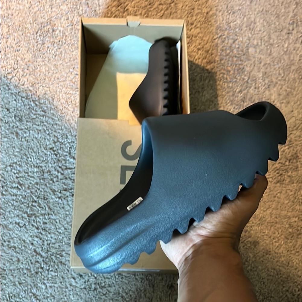 Adidas Yzy Slide In Classic Black